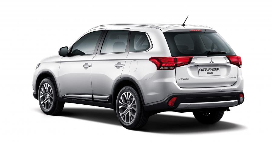  Mitsubishi Outlander 2016 года  (CN) (фото 7 из 9)